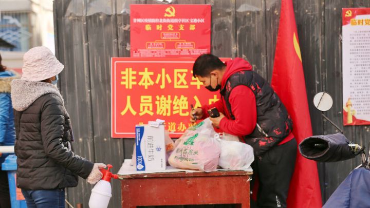 china-pide-a-familias-abastecerse-de-alimentos